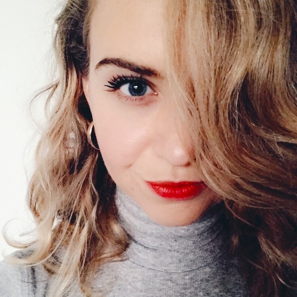 Meet your Posher, Hannah - Picture 1 of 1